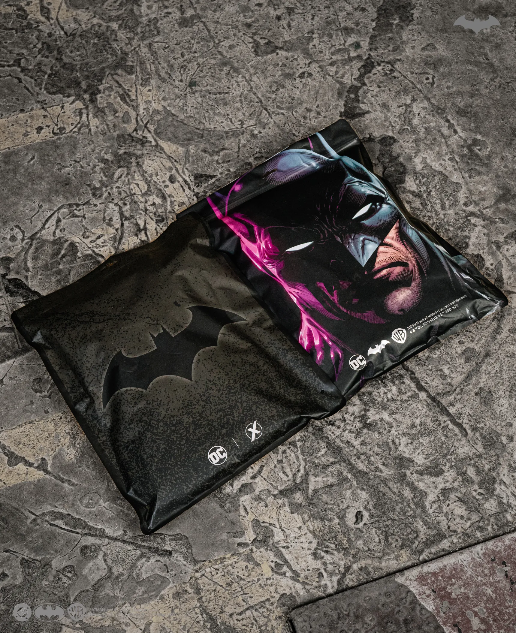 BATMAN Performance Short Sleeve - Arkham Black