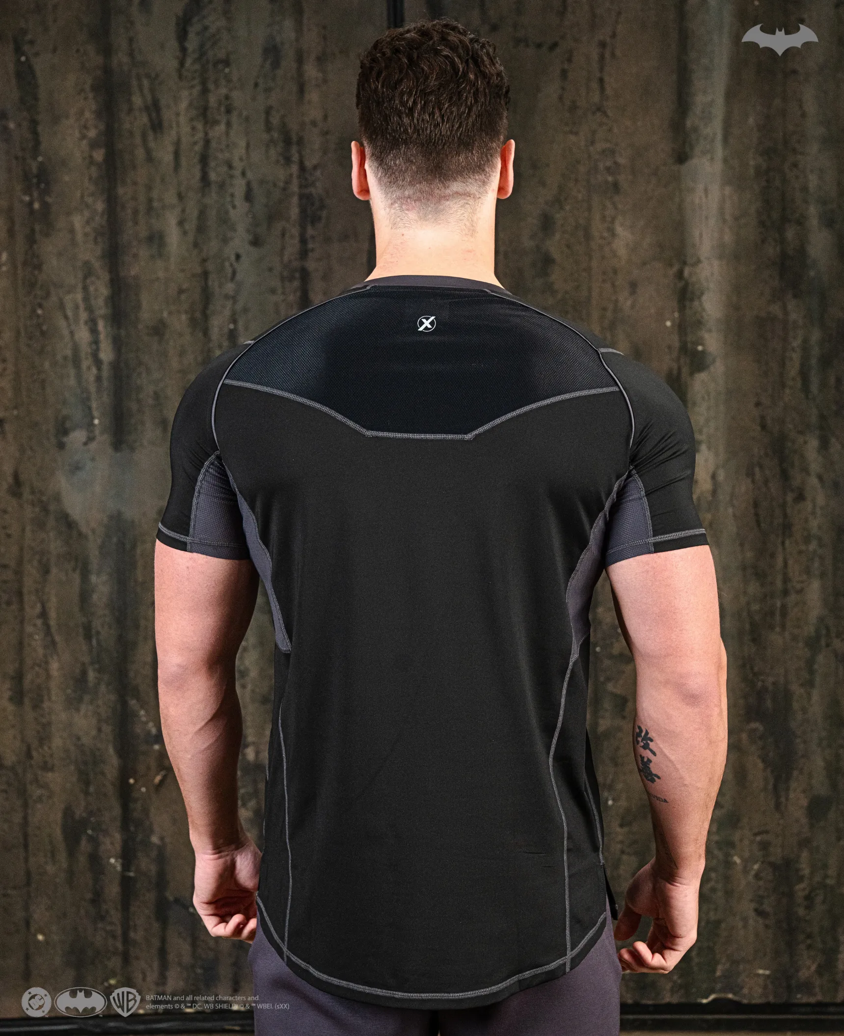 BATMAN Performance Short Sleeve - Arkham Black