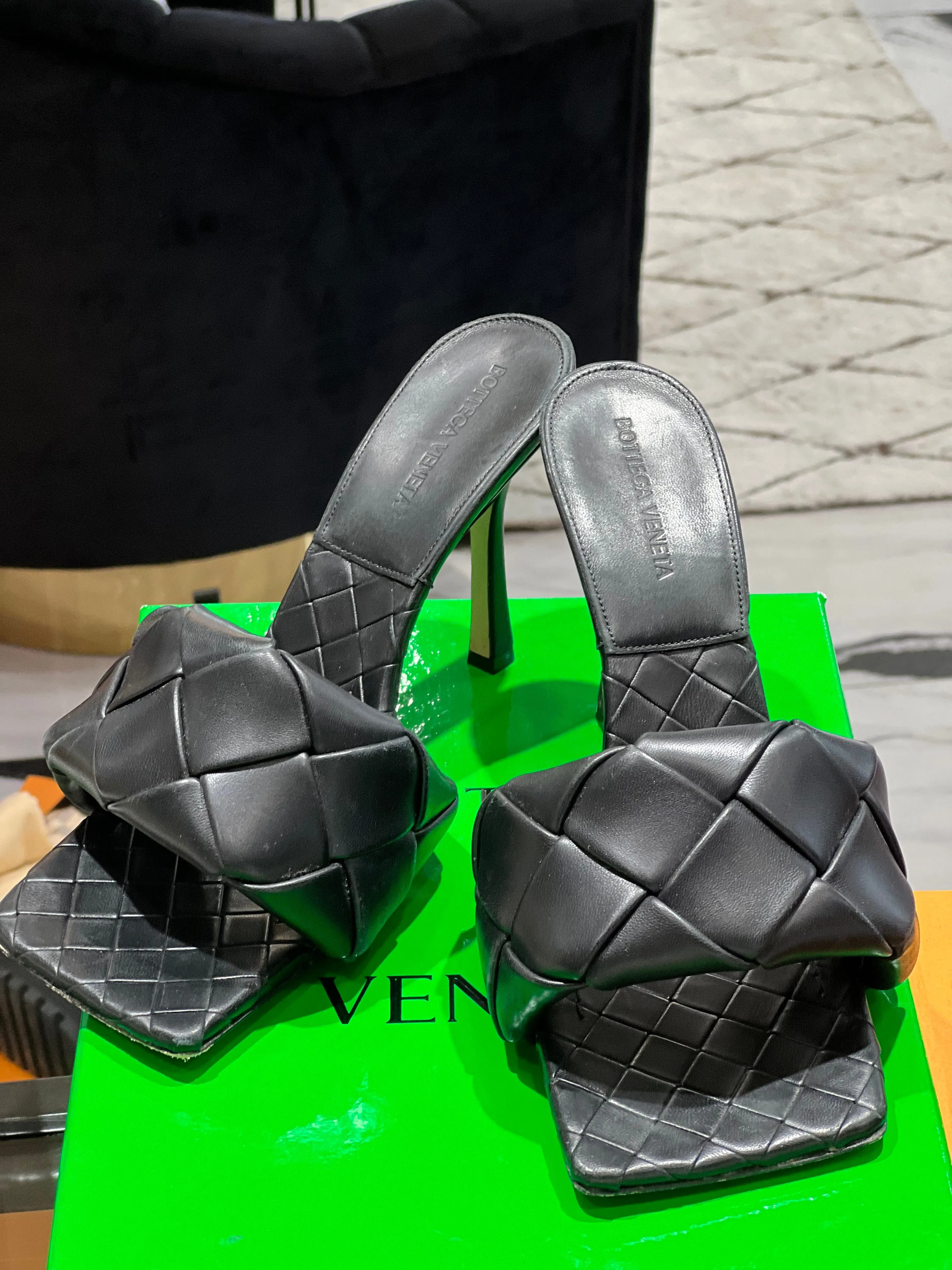 BOTTEGA VENETA LIDO LEATHER SANDALS